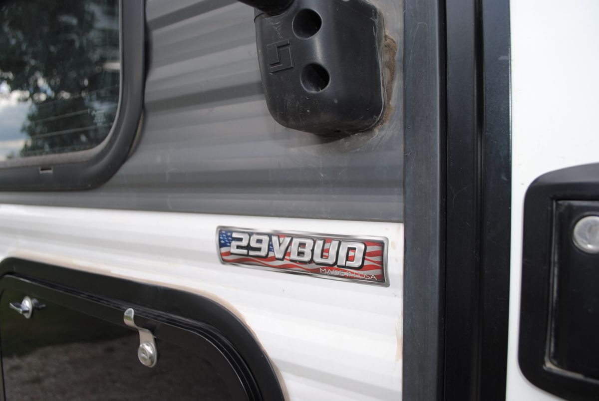 2018 DUTCHMAN COLEMAN Lakewood RV Sales Downing, MO